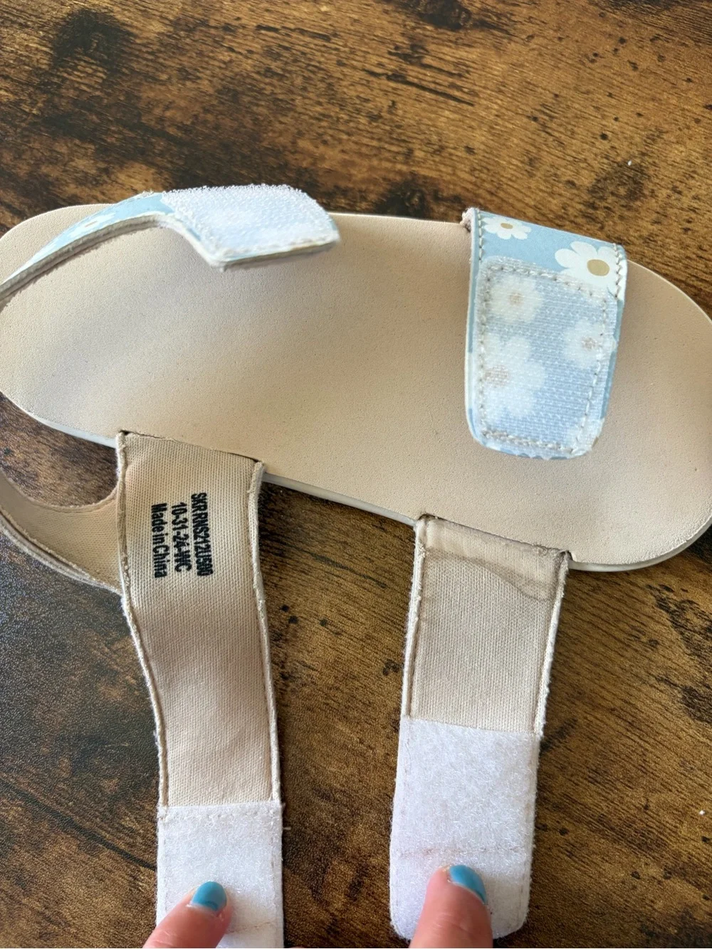See Kai Run Girls 11 Jaylen Sandal Hook Loop Water Friendly Daisies Blue White